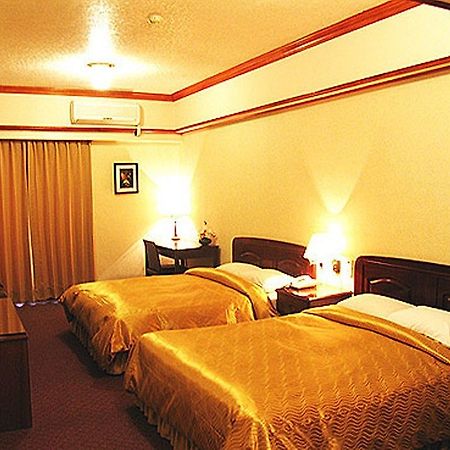 Sin Fu Business Hotel Taichung Exterior photo